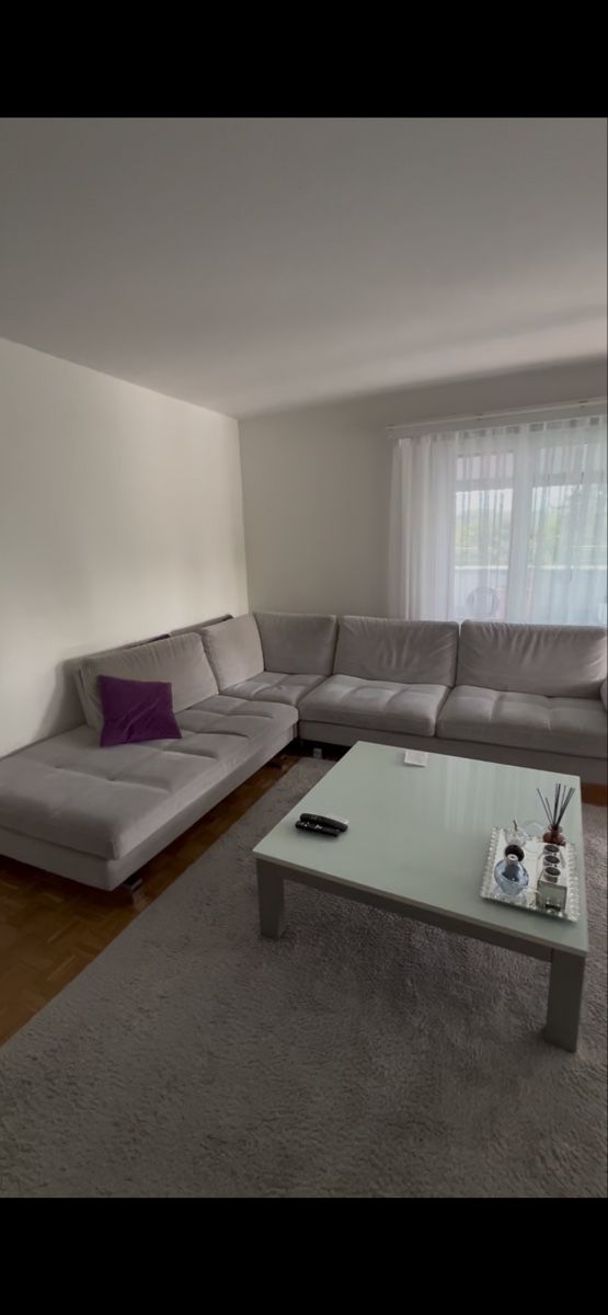 Sofas: Ecksofa grau 3.20x2.75m gebrauchtem  Zustand – D'occasion à Rüti ZH par Halece 1