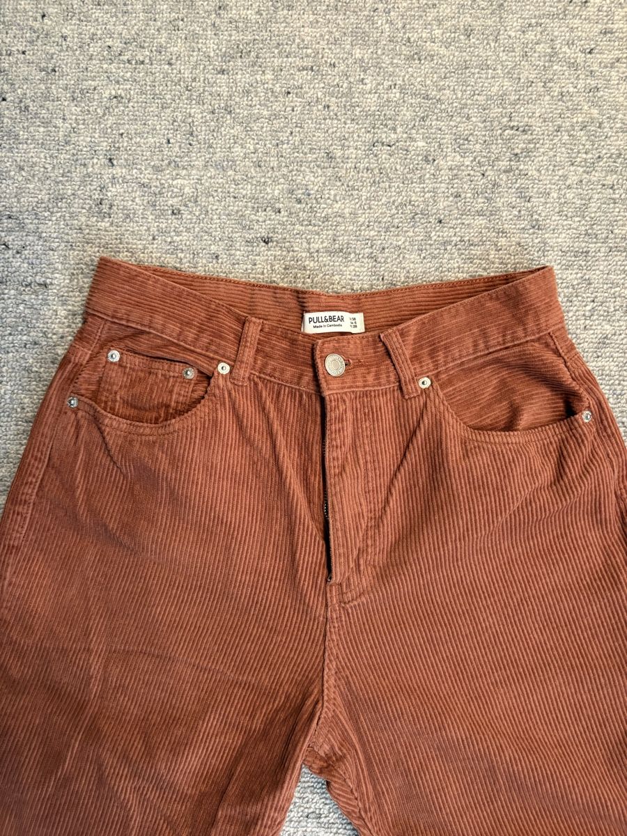 Pull&Bear Hosen: Samt Hose PULL&BEAR Koralle braun Farbe  Gr. 38/S – Gebraucht aus Ebertswil von shushuj