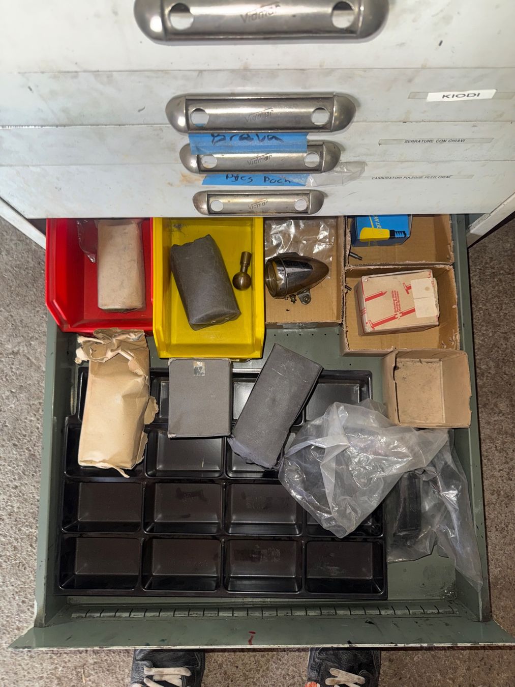Armadi: Vidmar Werkstatt Schubaldenstock – Usato da Fahrni b. Thun venduto da Schneiderlein55 8