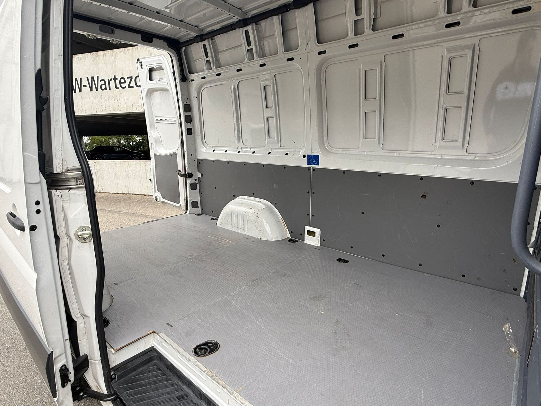 VW Nutzfahrzeuge: Volkswagen Crafter 2.0 TDI – Gebraucht aus Tägerwilen von flami91 6