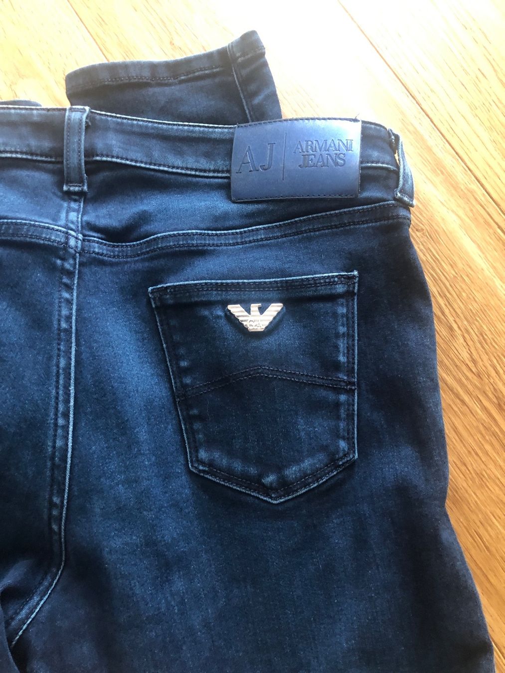 Armani Jeans: Armani Jeans Gr. 30 – D'occasion à Pfaffhausen par Klaras_second_hand 4