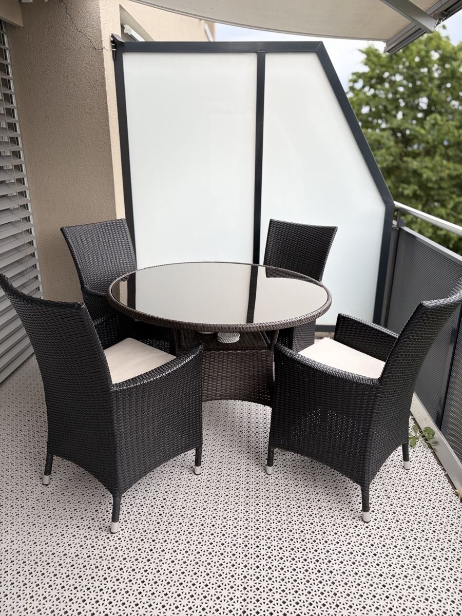 Tavoli: Gartenset 4 Stühle mit Tisch Rattanset – Usato da Emmenbrücke venduto da ivo_v2zd