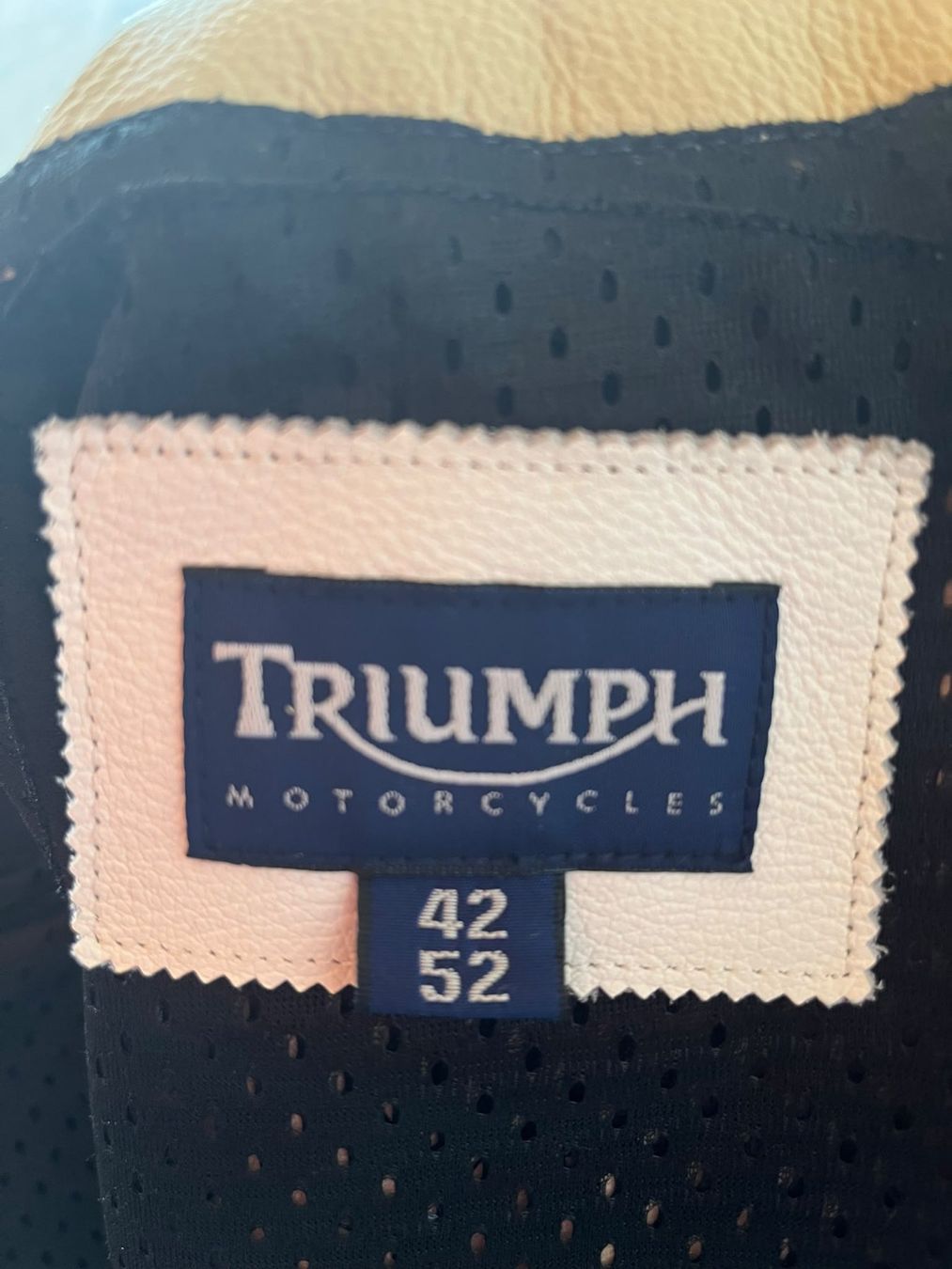 Triumph Jacken: Schöne Motorradjacke Triumph – Gebraucht aus Mühledorf SO von chireresiak 3