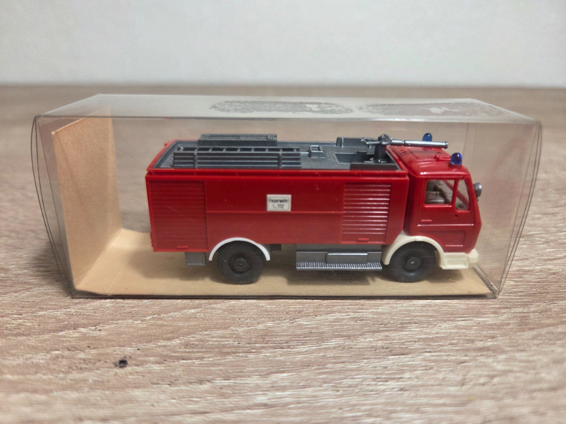 Wiking Modellini d'auto: Wiking 14012 Feuerwehr H0 – Nuovo e nell'imballaggio originale da St-Aubin-Sauges venduto da Lo_Go