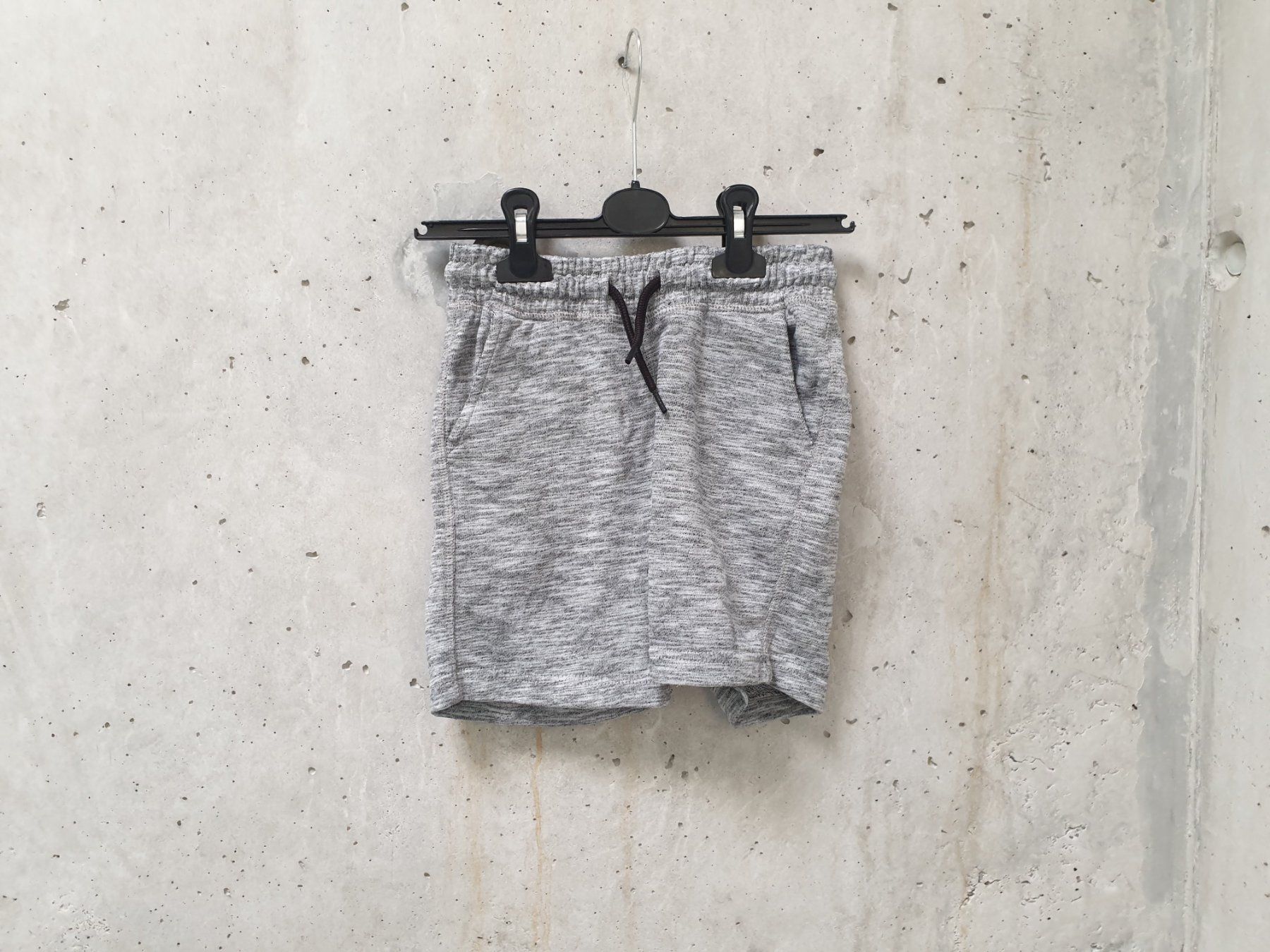 C&A Hosen: Short en molleton basic C&A, gris clair chiné, garçon, 116 – Neu (gemäss Beschreibung) aus Fribourg von fripons