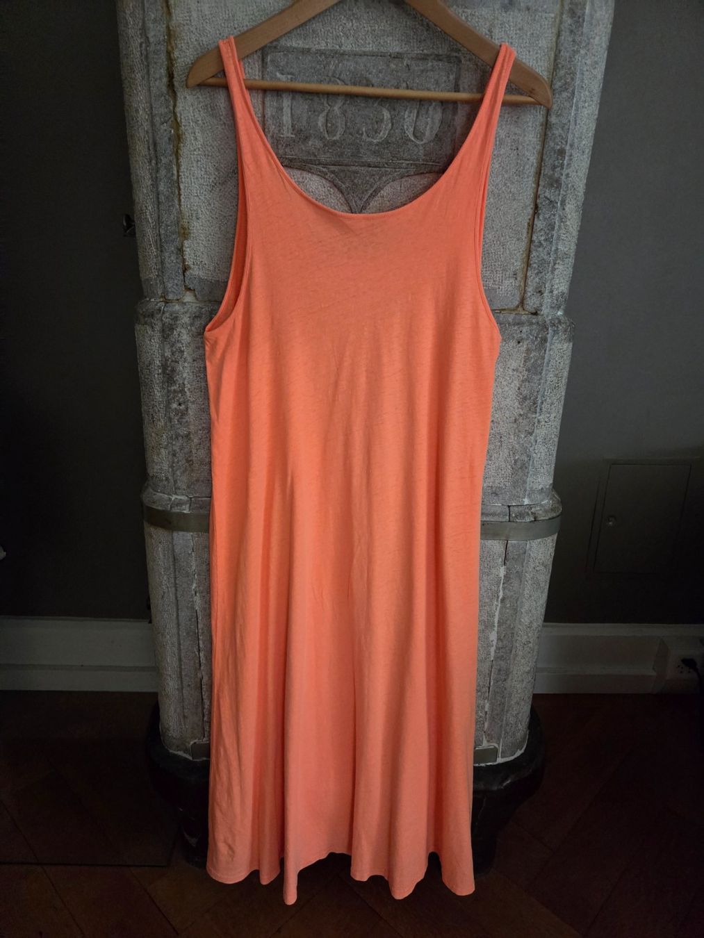 Vestiti: American Vintage robe longue fluo – Usato da Martigny venduto da ChrisMonc