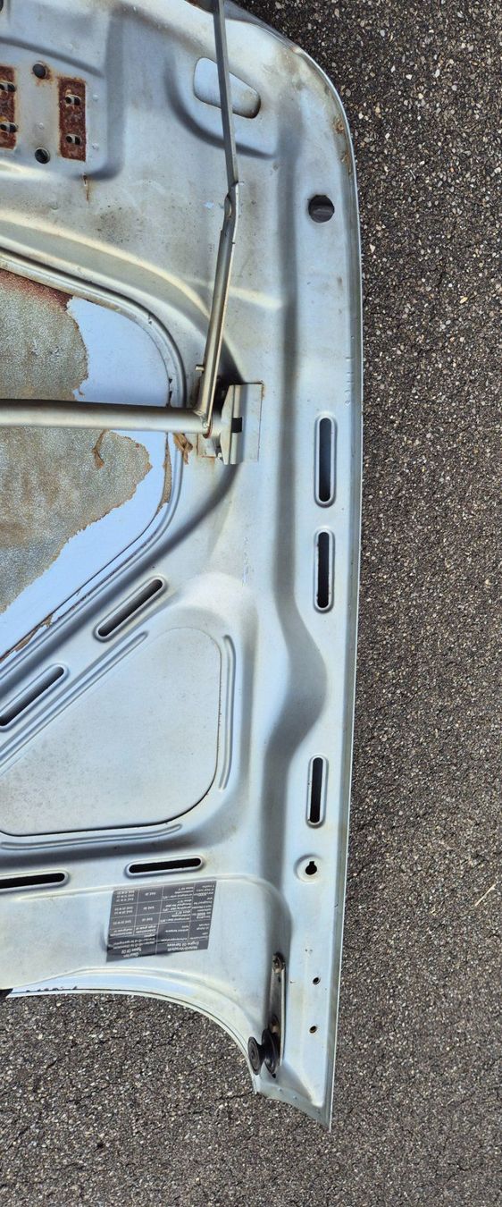 BMW Tutti pezzi di ricambio auto: BMW E12 Motorhaube – Usato da Bremgarten AG venduto da Osella5 3