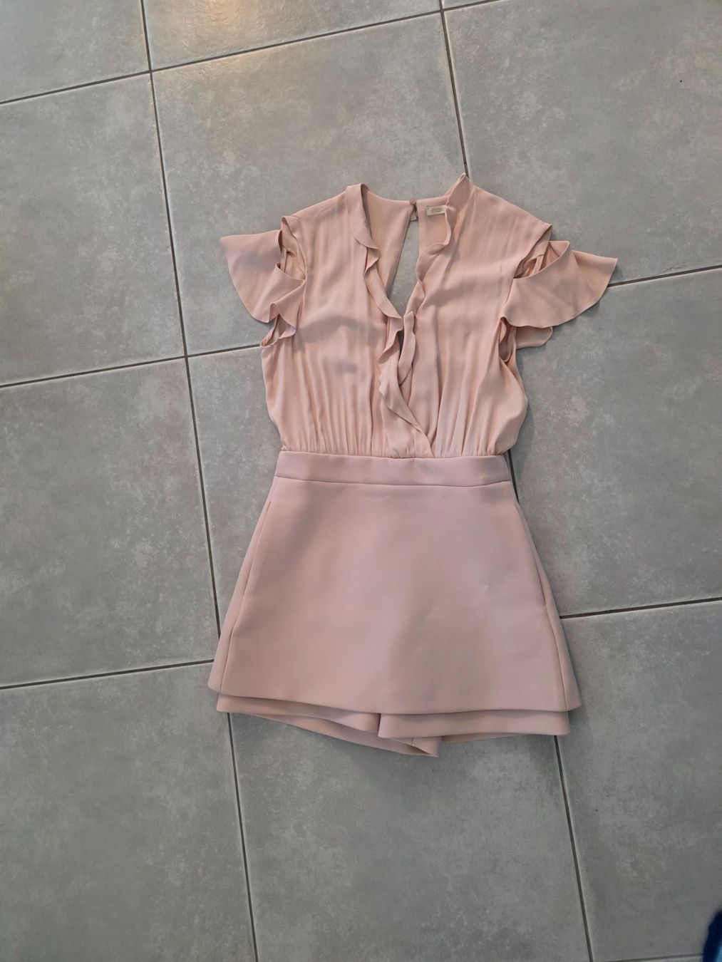 Maje Tute: Combinaison short rose poudré Maje - Taille 36 – Nuovo (secondo la descrizione) da Vallamand venduto da joa_6v5n