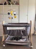 Beistellbett grau mit Mobile guter Zustand