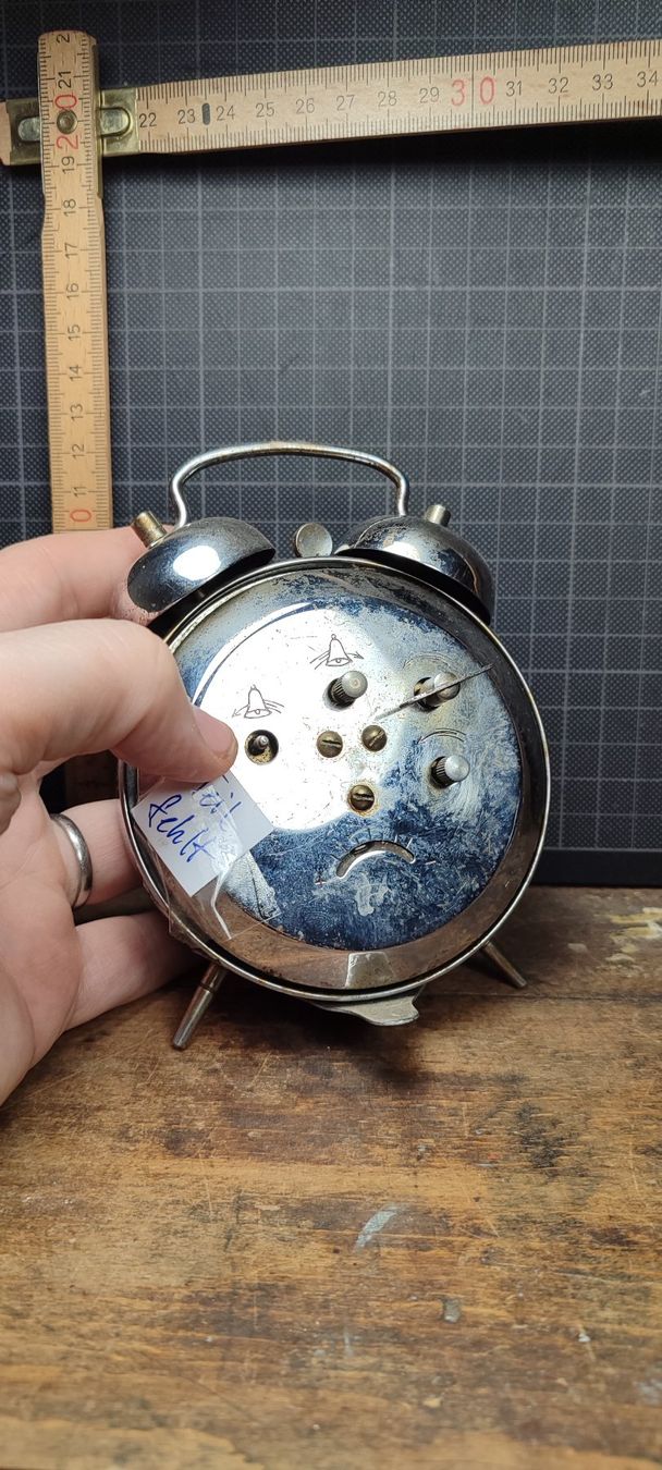 Sveglie: Wunderschöner alter Wecker Nr.206 Made in China – Usato da Gelterkinden venduto da MYSTOREFORYOU4460 4