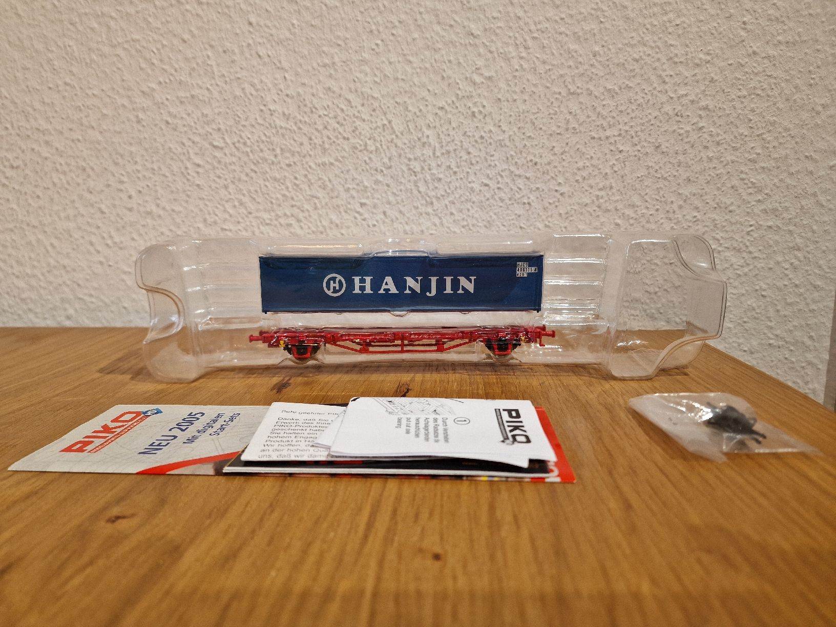 Piko Trains électriques: NS Cargo Containerwagen Hanjin H0 – D'occasion à Matten b. Interlaken par lor_hr9w