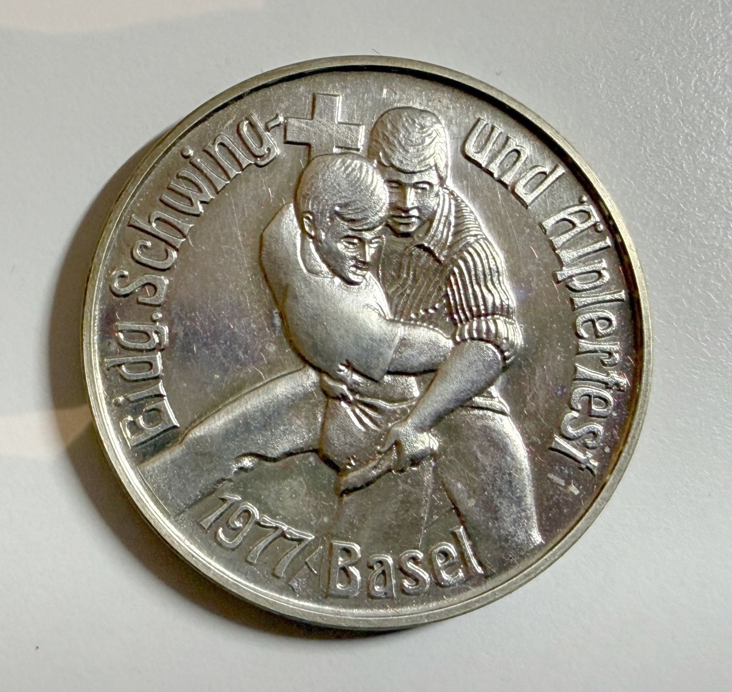Medaillen: Medaille - Eidgenössisches Schwing Älplerfest Basel 1977 – Gebraucht aus Samedan von Gischpel25