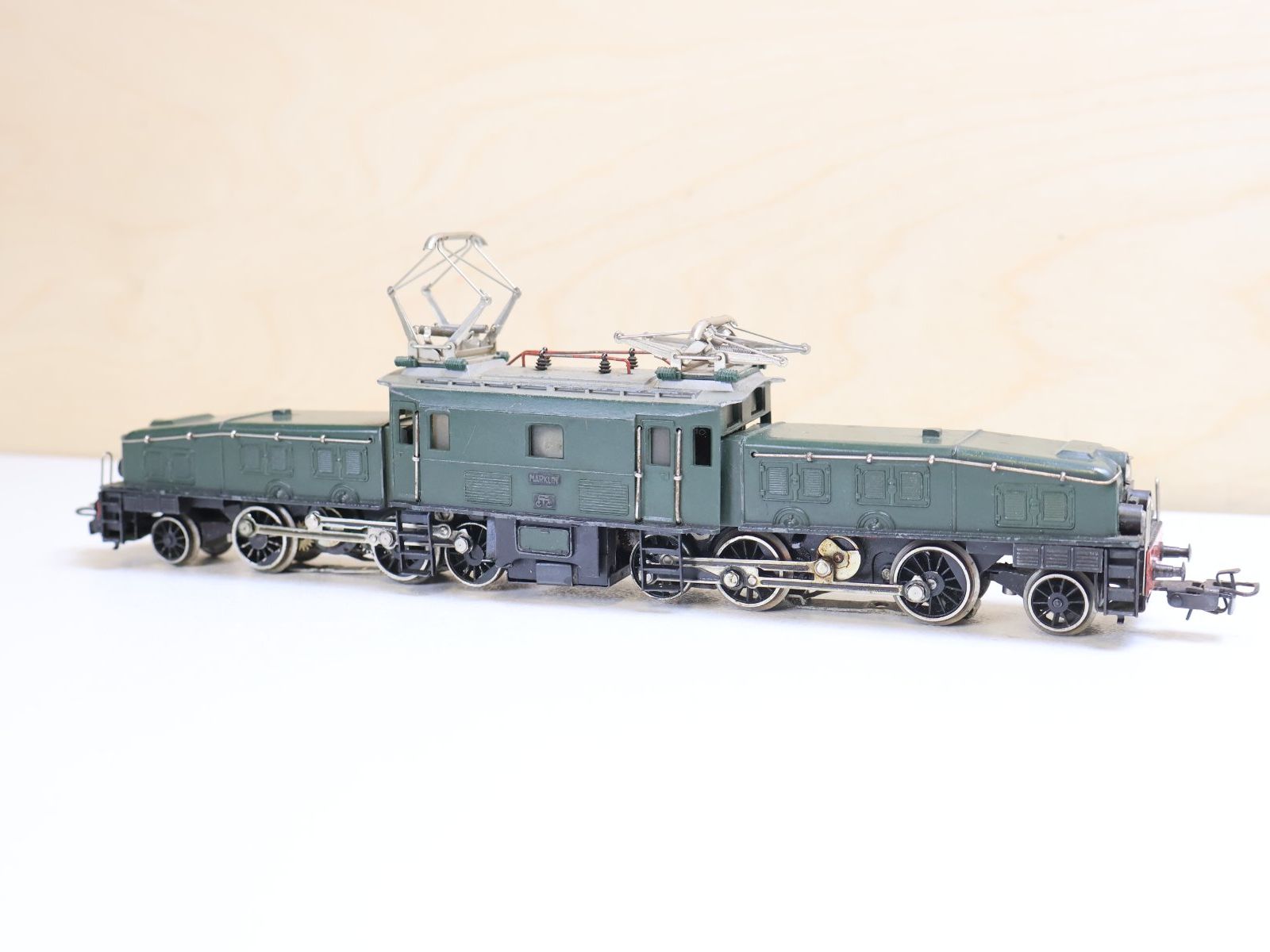 Märklin Modellini di ferrovie: Märklin SBB Krokodil E-Lok 3015 - Gussmodell – Difettoso da Winterthur venduto da Monstera