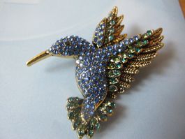 Glitzernde Kolibri Brosche - Der Hingucker im Frühling!