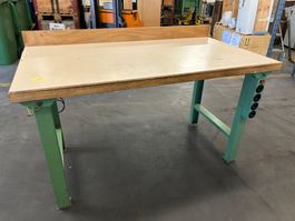 Werkbank mit Stromleiste 150x82x85cm