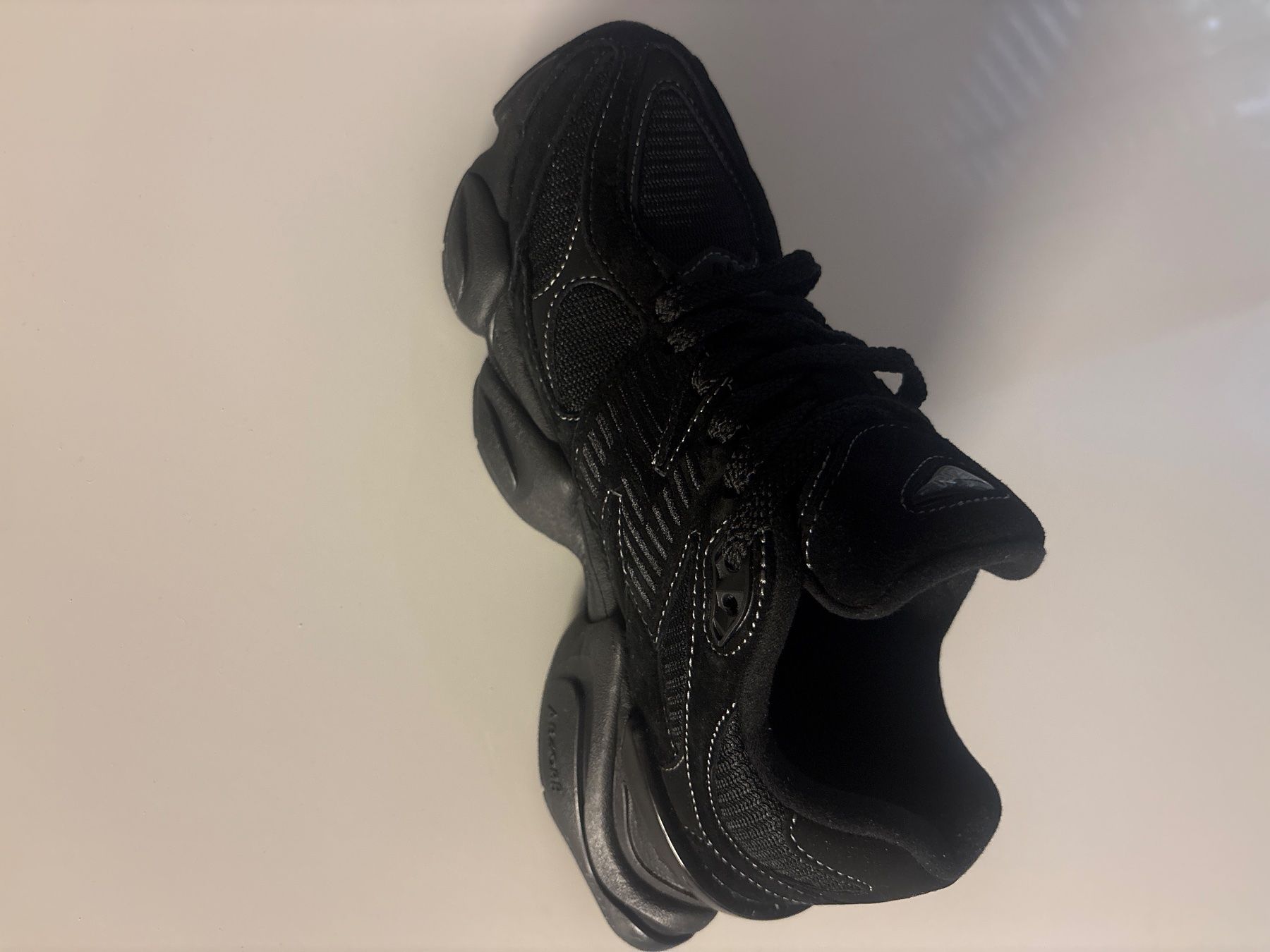 New Balance Chaussures hommes: NB neuve – Neuf (Voir description) à Lausanne par okb_m97q 1