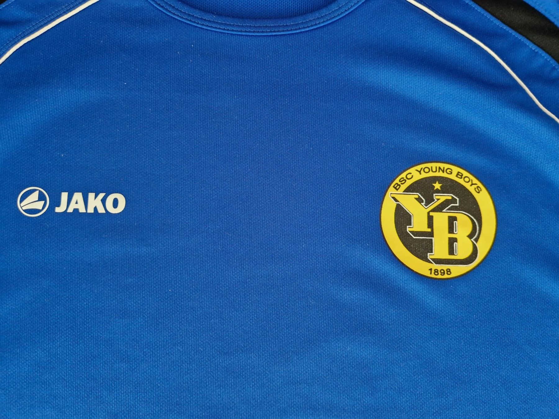 Young Boys Canottiere & Pantaloni: BSC Young Boys - Taille L comme neuf! – Nuovo (secondo la descrizione) da Villars-sur-Glâne venduto da Mark_988 3