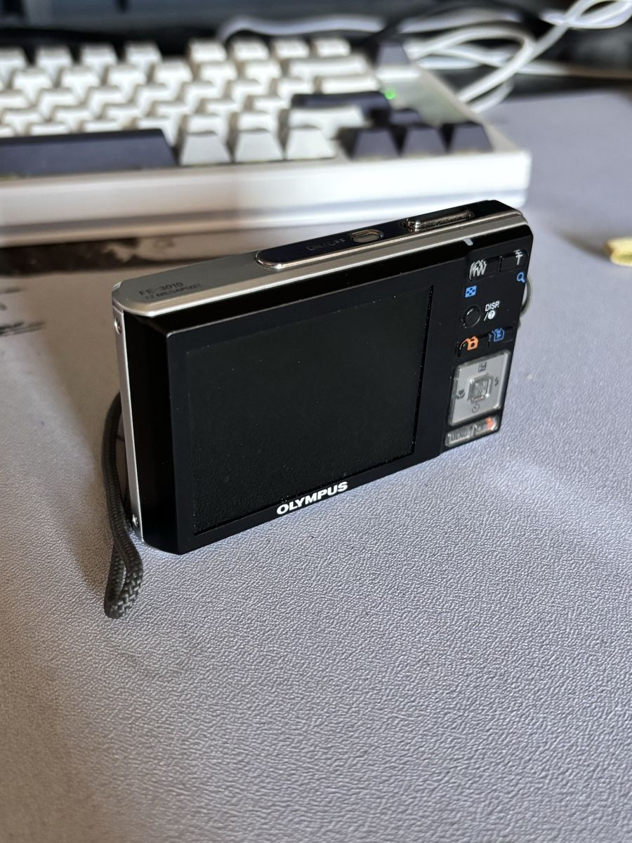 Olympus Kamera: Olympus FE-300 Digital Camera with Case Used – Gebraucht aus La Chaux-de-Fonds von joa_jk5g 1