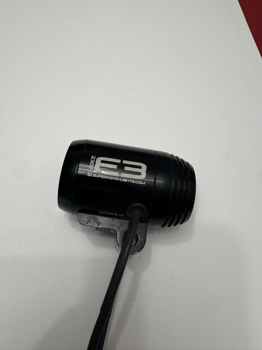 Supernova Pièces détachées: Supernova E3 Frontlampe Defekt – Défectueux à Arlesheim par bensway 1