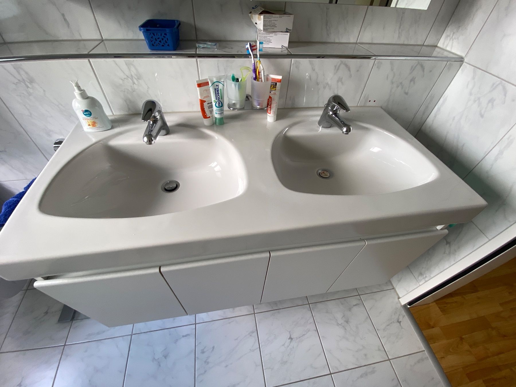 Mobili per bagno: Badezimmerschrank mit Doppelwaschtisch – Usato da Dietlikon venduto da Michi8049 1
