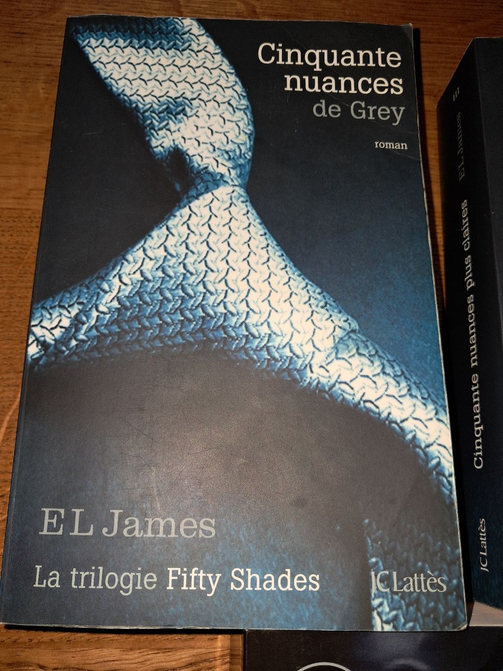 Libri: La trilogie Fifty Shades E L James – Usato da Le locle venduto da juliensaran 5