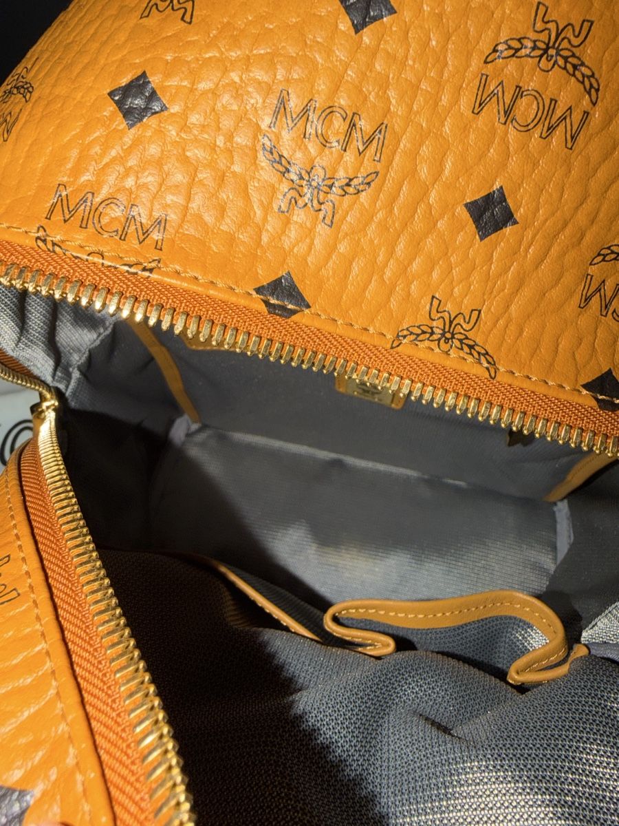 Mcm Zaini: MCM Stark Rucksack in Cognac mit Nieten – Nuovo (secondo la descrizione) da Zollikofen venduto da Danijela1983 9