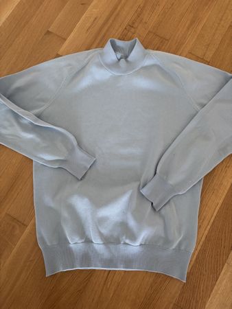 Pull col montant bleu 