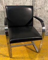 Knoll International Flachstahlarmlehnstuhl BRN, Leder schwar