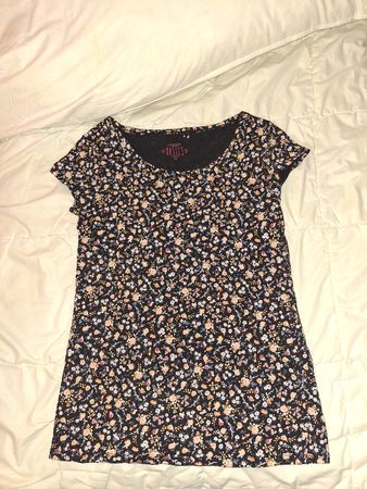 T-shirt imprimé floral noir taille M 