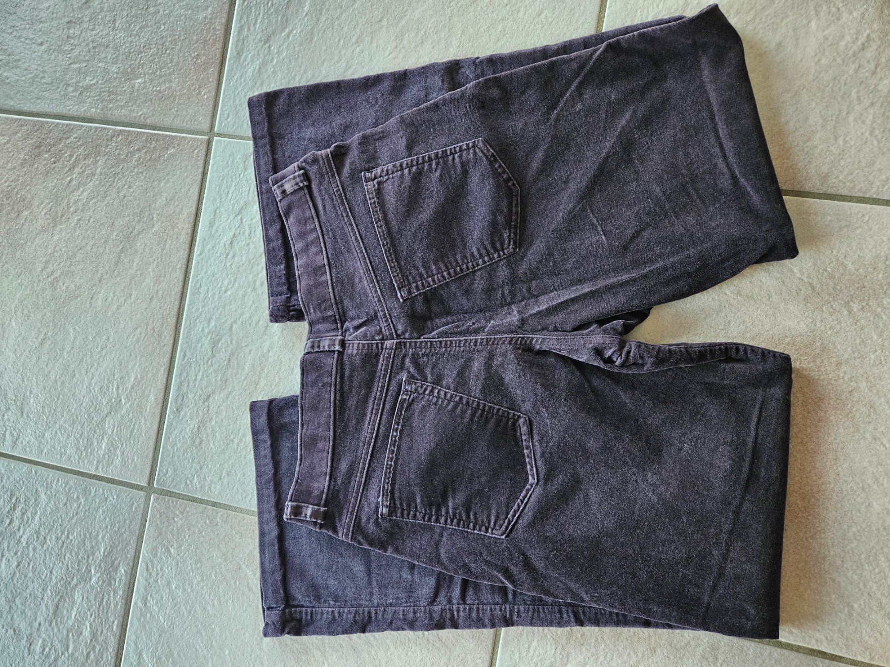 Pantaloni: Pantalon taille M – Usato da Vétroz venduto da sas_yln5 1