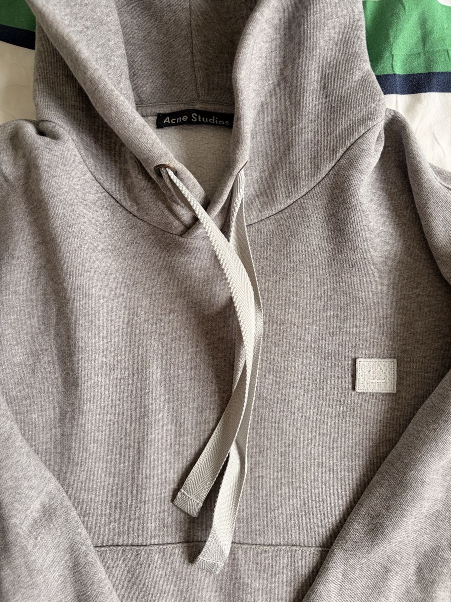 Acne Studios Maglioni & Felpe: Acne Studios Hoodie Grau in L – Nuovo (secondo la descrizione) da Zürich venduto da jav_sxn2 1