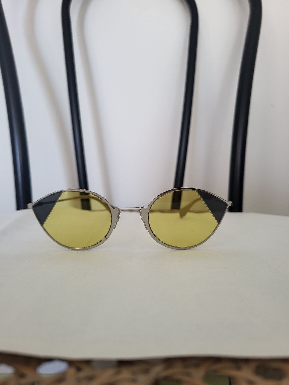 Fendi Occhiali & Lenti: Authentische Fendi-Sonnenbrille – Nuovo (secondo la descrizione) da Zweisimmen venduto da Adorable 1