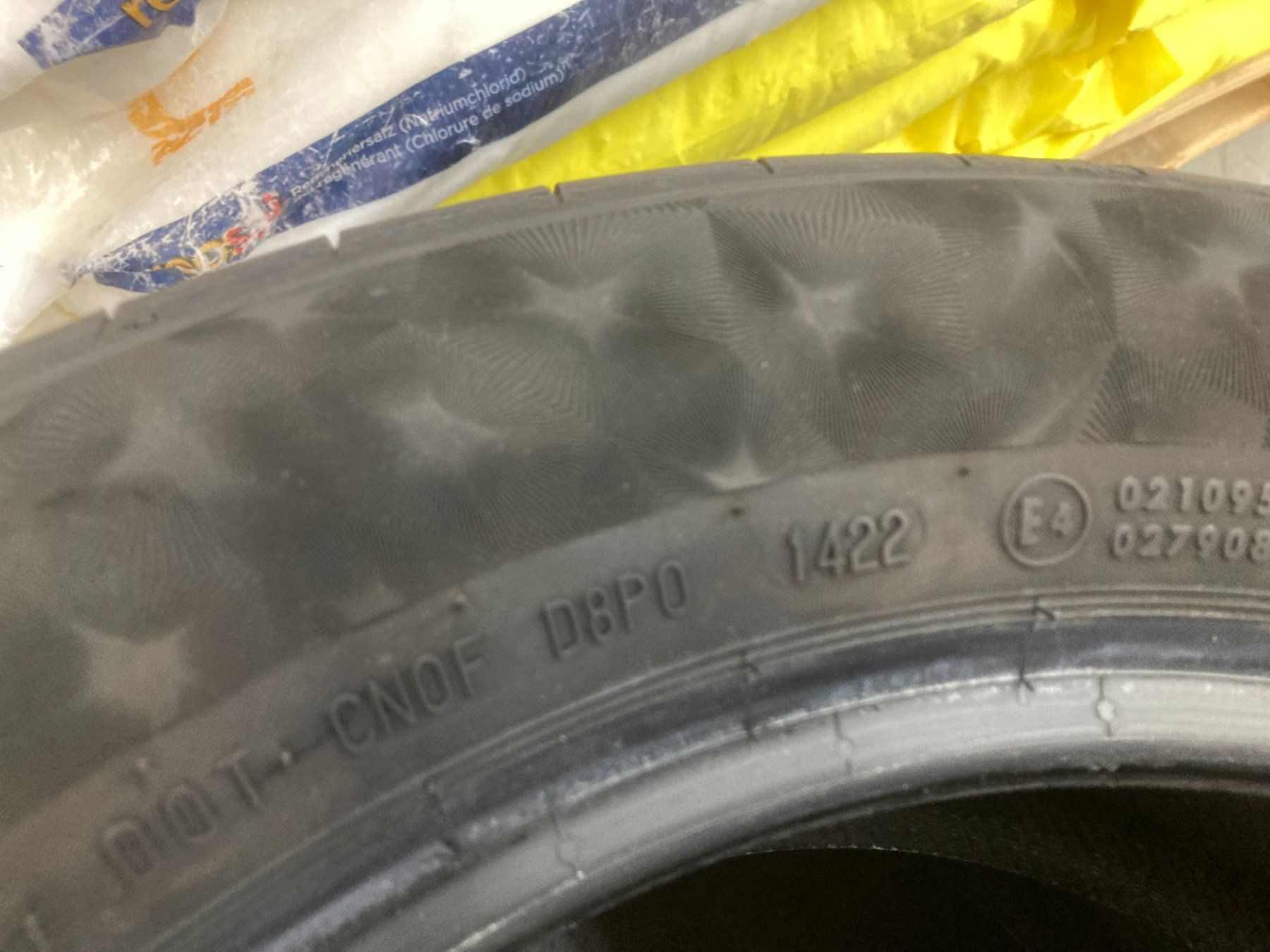 Continental Pneus & Kompletträder: 205/55R16 Sommerpneu Continental – Gebraucht aus Cham von WB2223 4
