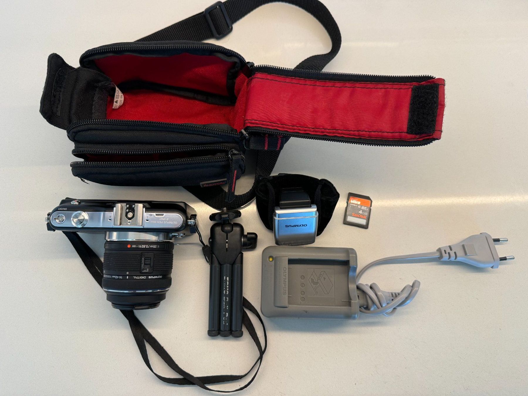 Olympus Fotocamera: Systemkamera Olympus Pen Mini E-PM1 mit Objektiv und Zubeh – Usato da Zürich venduto da wedbe1 4