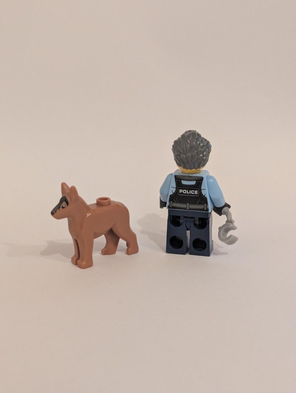 Lego Figurines: LEGO Polizist – D'occasion à Trimbach par BrickBase 1