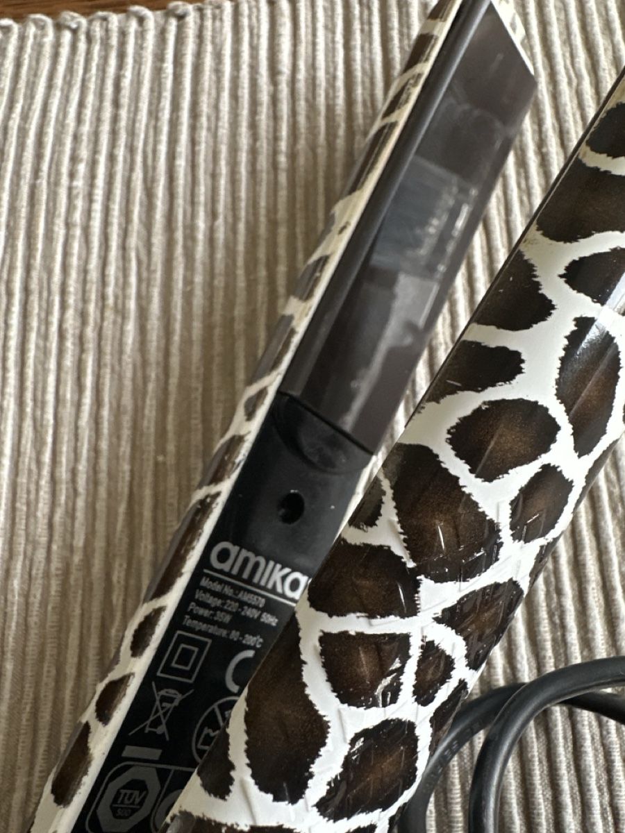 Haarschmuck: Amika Hair Flat Iron Giraffe Pattern - USED, Perfect! – Gebraucht aus Zürich von car_68nt