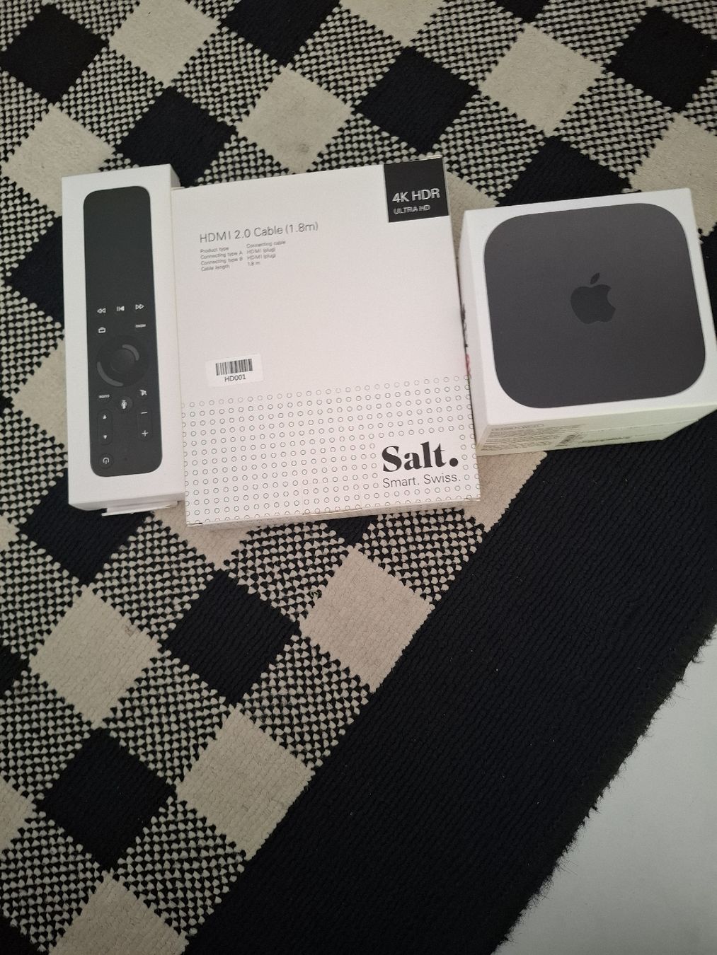 Cover & Protezioni schermo: apple tv box – Nuovo e nell'imballaggio originale da Luzern venduto da s.teffi