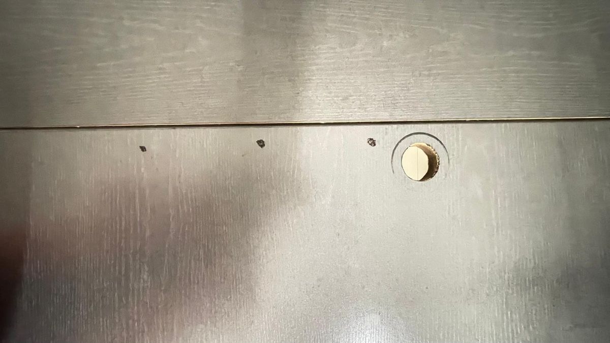 Schreibtische: Tisch – Gebraucht aus Weggis von dominiquejoerin 3