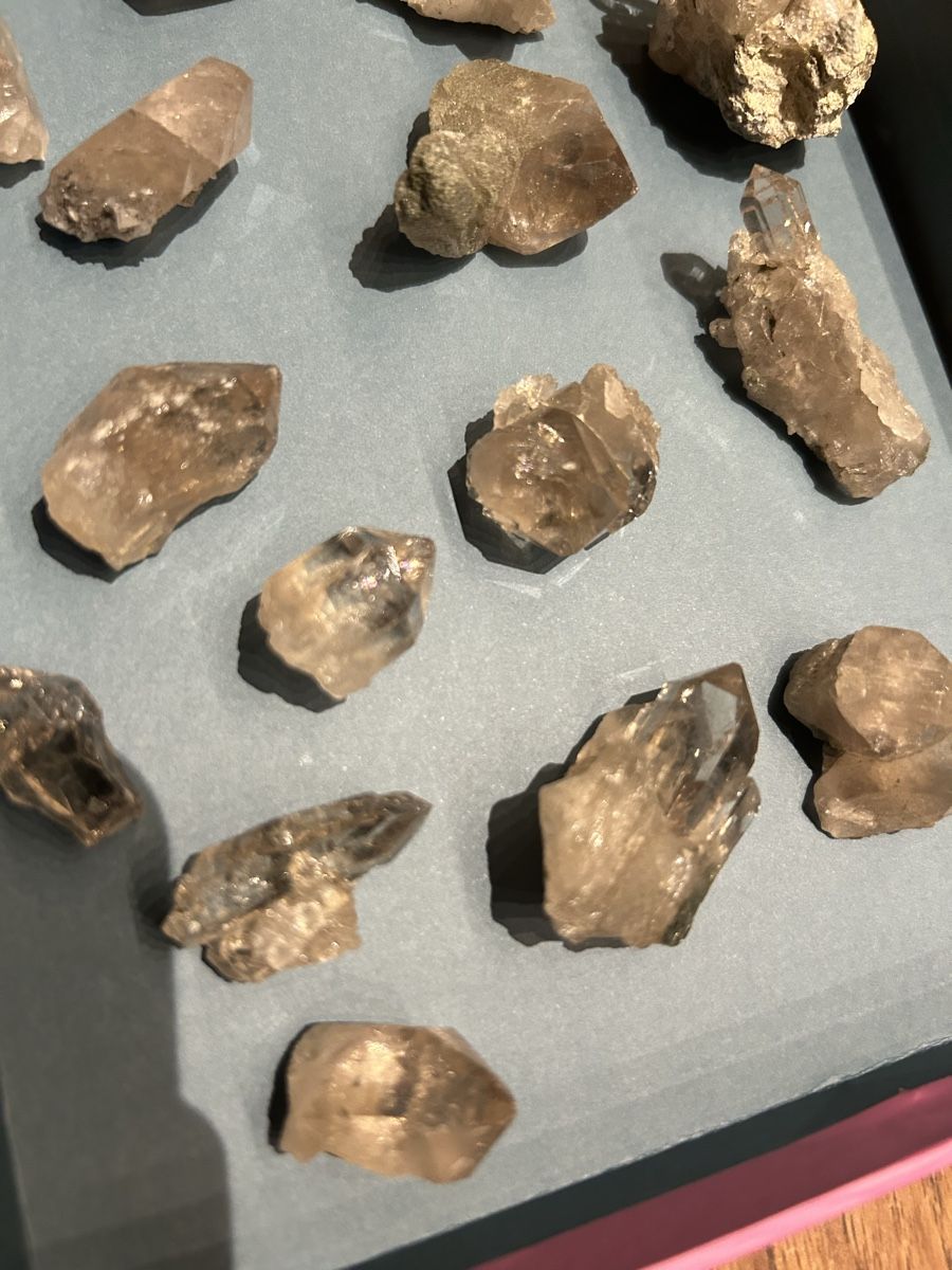 Mineralien & Heilsteine: Bergkristalle – Gebraucht aus Bern von jetblack 2
