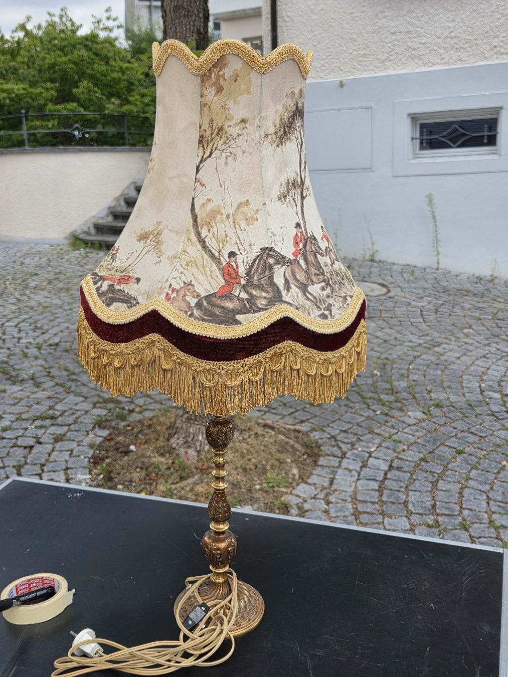 Lampade: Tischlampe mit Stoffschirm und Fransen, Vintage, Messing.  – Usato da Mettlen venduto da elios0888