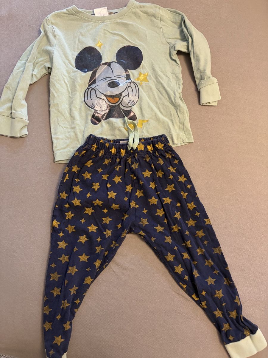Disney Pigiama & Simili: Mickey Mouse Pyjama, Gr. 86/92 – Usato da Rafz venduto da mir_xh5w