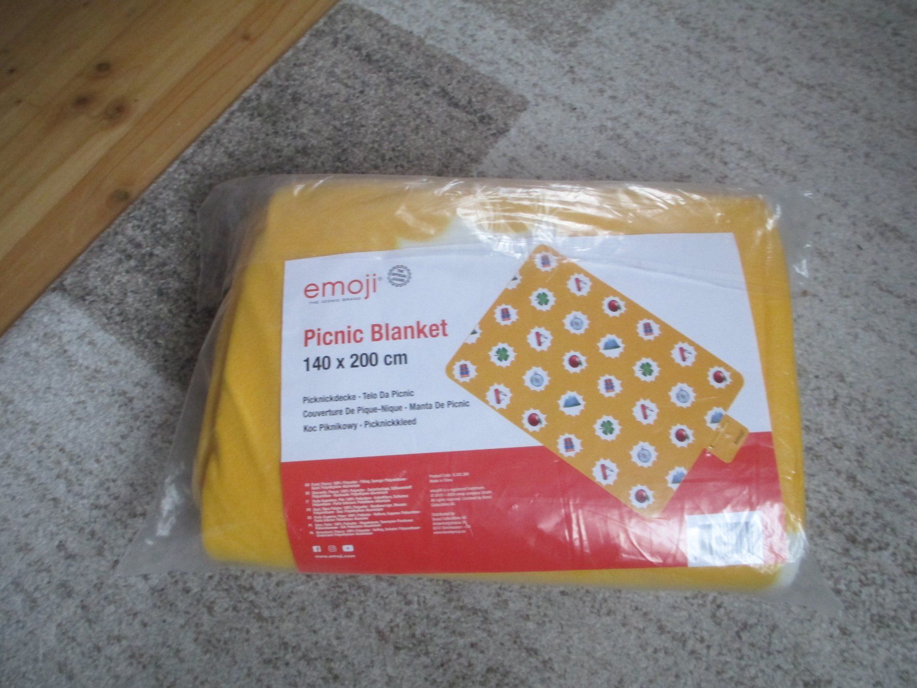 Coop Coperte: Neue Picknik Decke Emoj – Nuovo e nell'imballaggio originale da Landquart venduto da Froneri