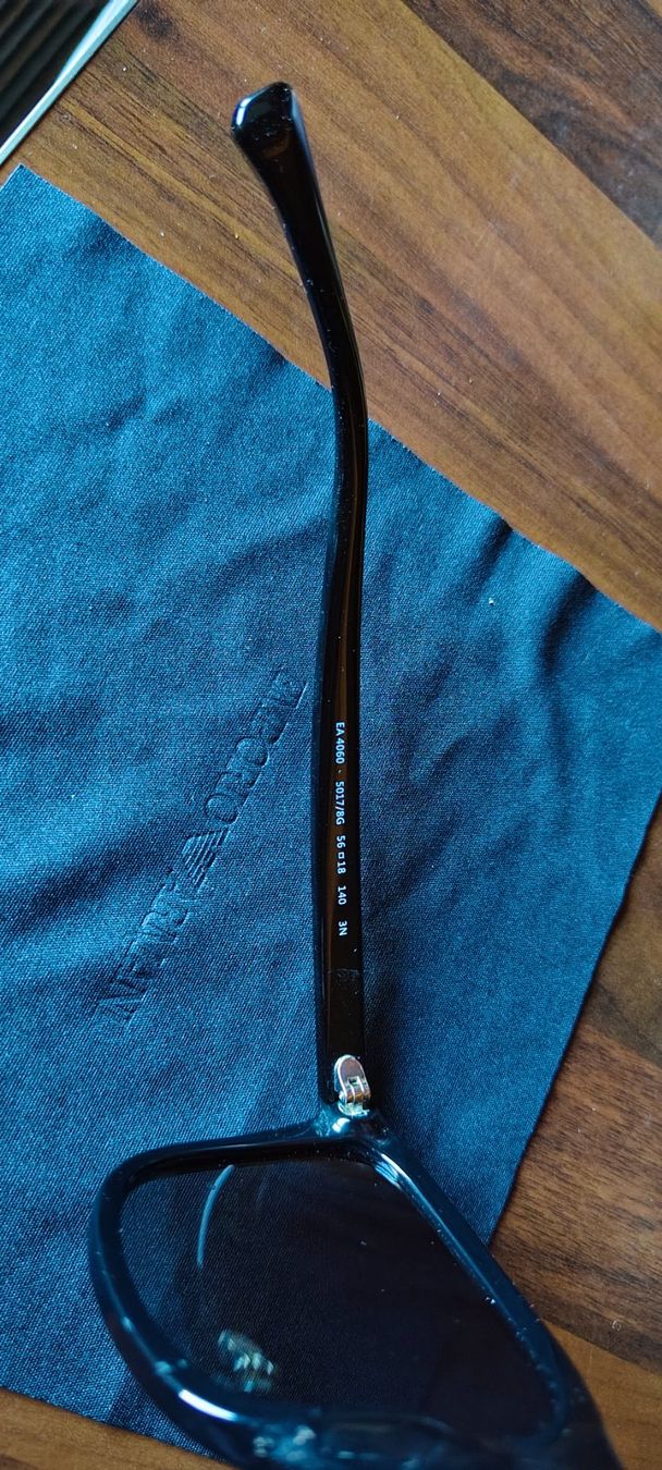 Armani Occhiali & Lenti: Armani Sonnenbrille neuwertig – Usato da Wattwil venduto da Guggeli1 3