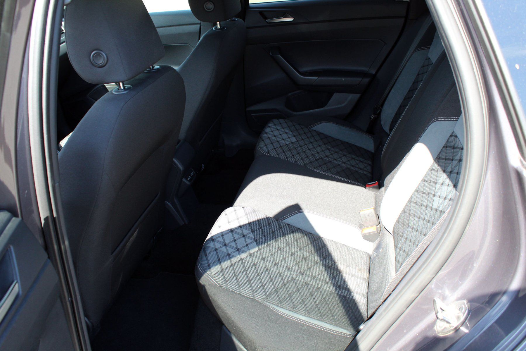 VW Automobili: VW Taigo R-Line 1.0 TSI – Usato da Roggwil BE venduto da Hemhem 7