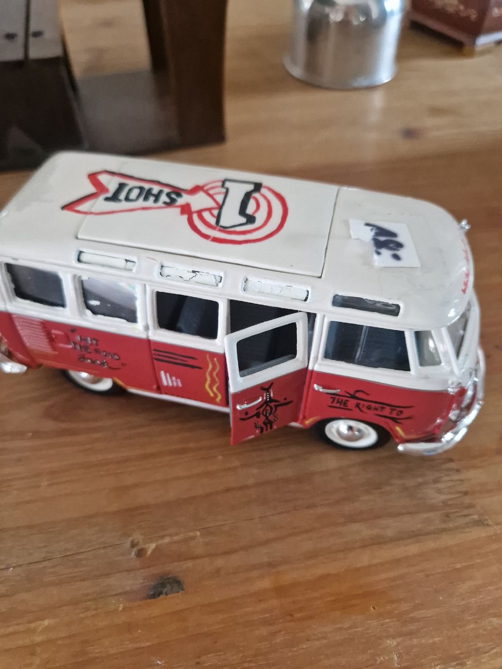 Volkswagen Modellautos: VW Bus Modellauto mit Aufklebern, Geschenkidee – Gebraucht aus Mörigen von Clio111 9