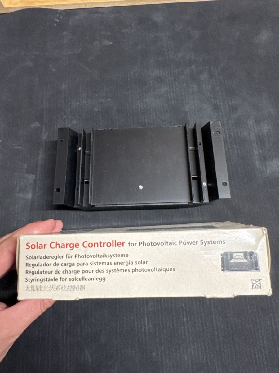 Ladegeräte: Solar Charge Controller – Neu und originalverpackt aus Gossau SG von PsG_ 1