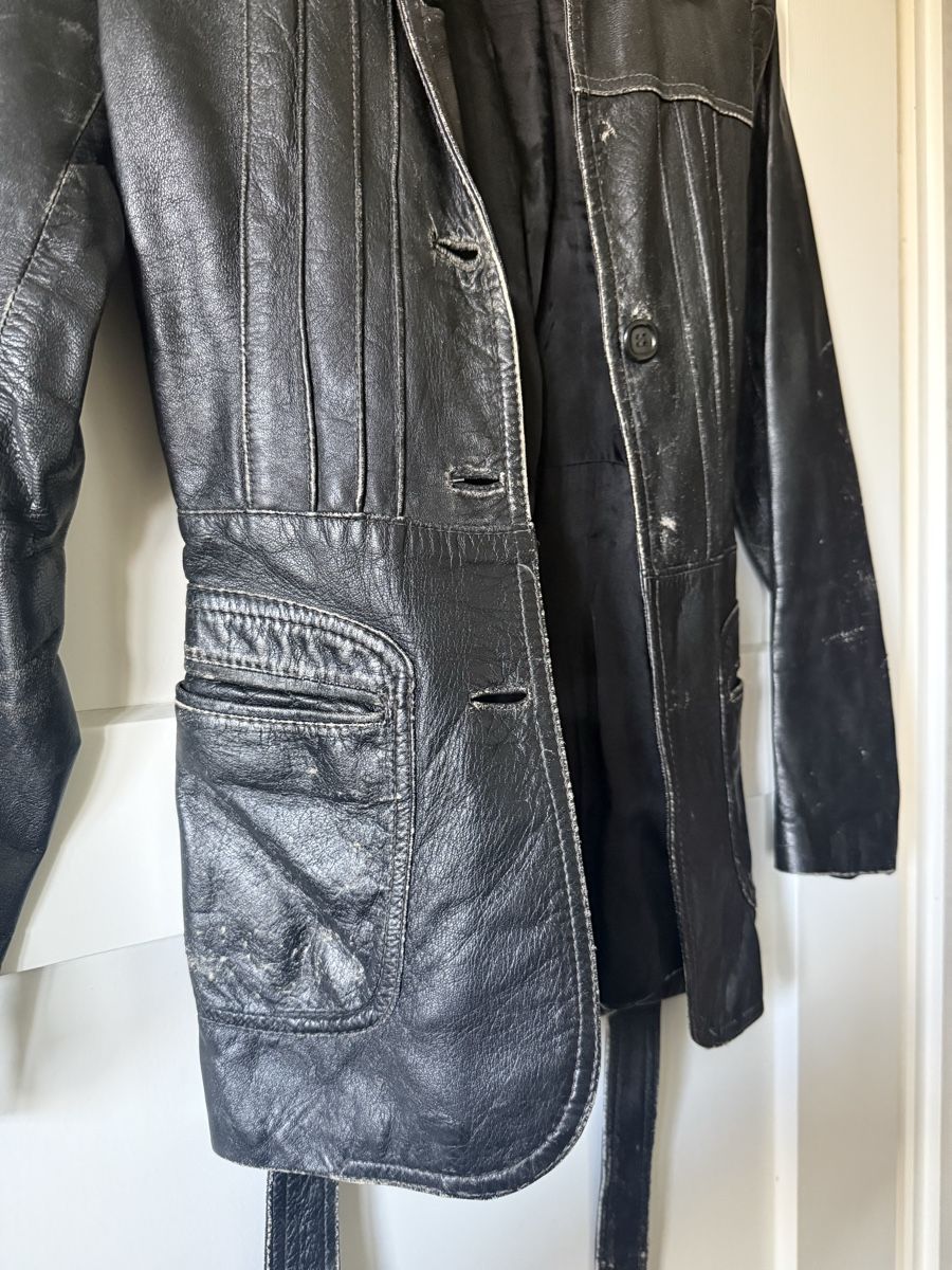 Giacche: Schwarze Vintage-Lederjacke – Usato da Zürich venduto da GundulaStreusand 2