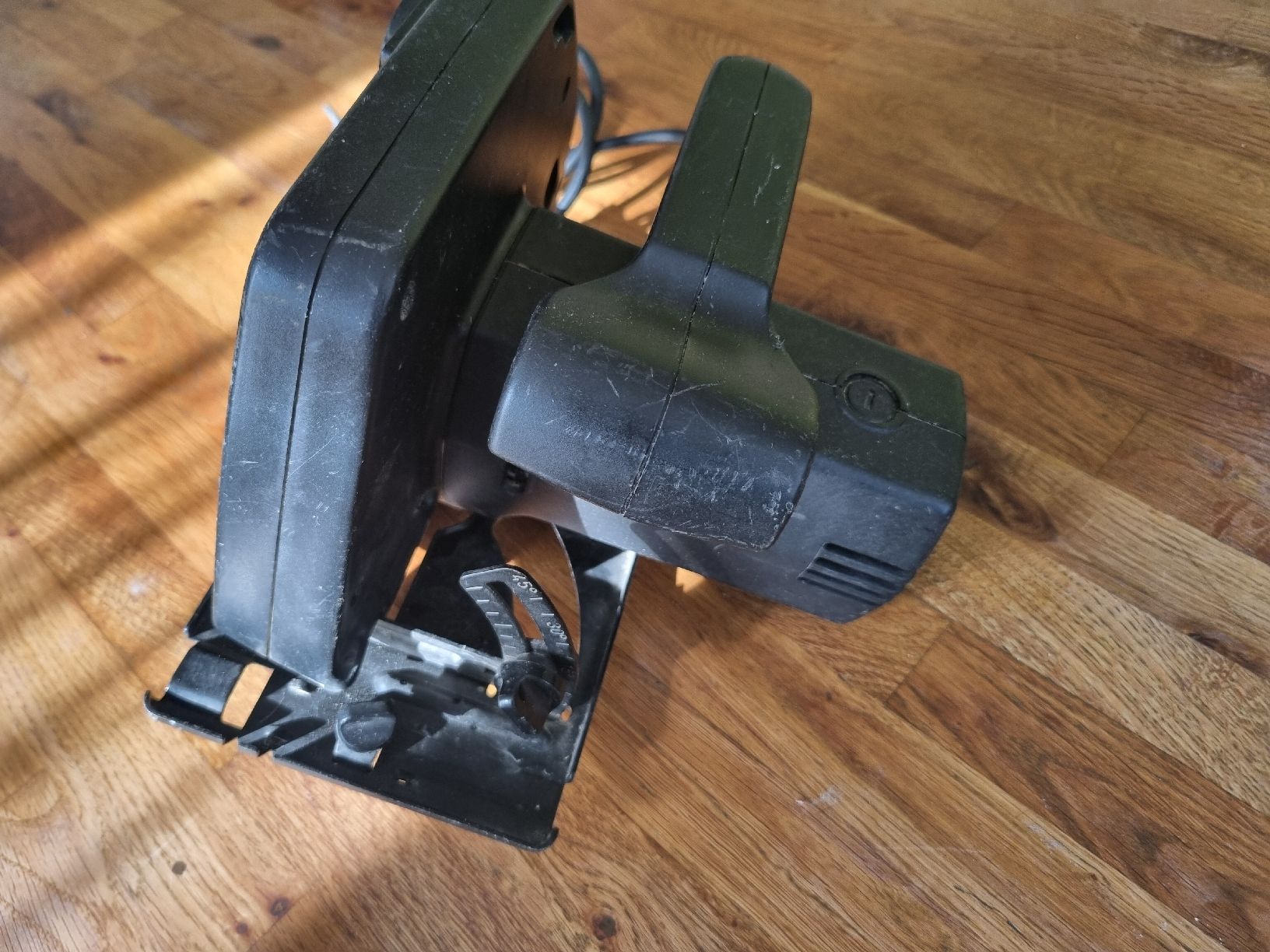 Seghe: Black+Decker Handkreissaege BD227 – Usato da Wettingen venduto da Ishi8 1