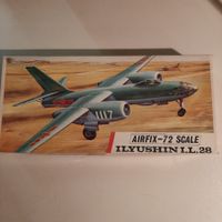 3402 ... Ilyushin IL-28 Beagle ... Airfix 490