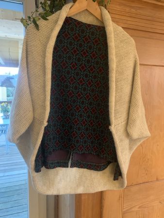 Kuscheliger Strickponcho für kalte Tage Gr. S